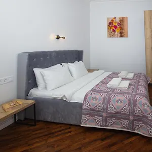 Friends House- сучасні в центрі львова Апартаменты